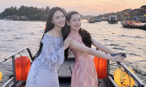 Chi Pu và người đẹp Trung Quốc dạo phố cổ Hội An, cầu Vàng