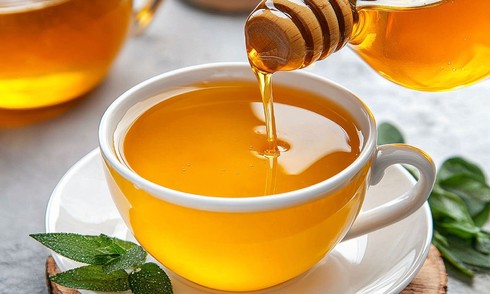 Uống nước ấm mật ong có ngừa mắc sởi?
