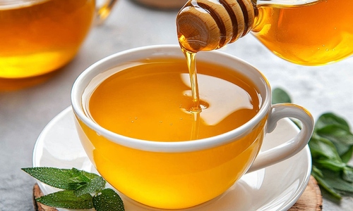 Uống nước ấm mật ong có ngừa mắc sởi?