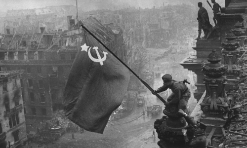 Chiến dịch của Liên Xô đập tan sào huyệt phát xít Đức năm 1945