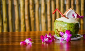 Có nên uống nhiều nước dừa giải khát mùa nắng nóng?