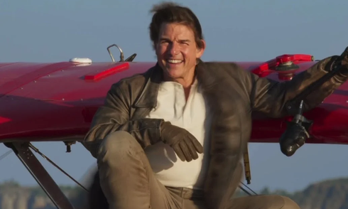 Tom Cruise kiệt sức quay cảnh bám máy bay ở 'Mission: Impossible 8'