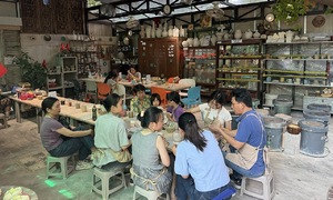 Thăm vườn gốm thủ công bên sông Sài Gòn