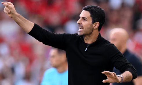 Carragher cảnh báo khả năng Arteta bị sa thải mùa tới