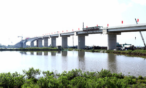 Hợp long cầu hơn 680 tỷ đồng nối Ninh Bình - Nam Định