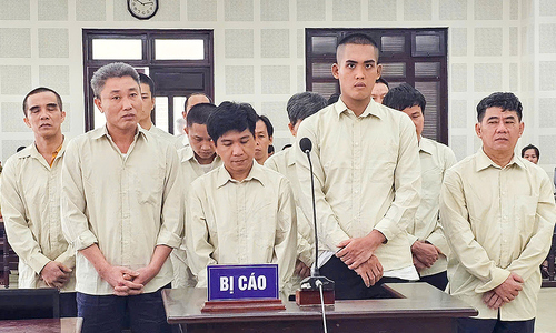 Chủ mưu 'phù phép' hơn 1,6 triệu cuốn sách giáo khoa giả bị tuyên 12 năm tù
