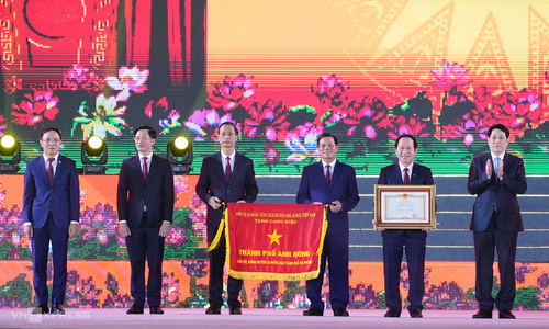 Hải Phòng nhận danh hiệu Thành phố Anh hùng