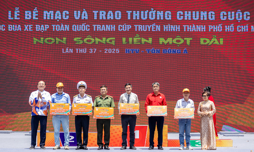 Tôn Đông Á đồng hành giải đua xe đạp Cup truyền hình TP HCM