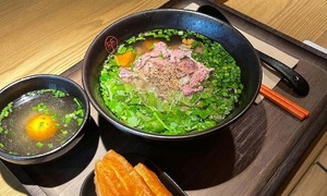 Nhà hàng phở 'không giống phở' được chấm quán Việt ngon nhất Thượng Hải