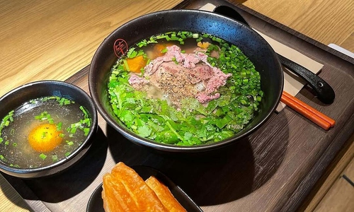 Nhà hàng phở 'không giống phở' được chấm quán Việt ngon nhất Thượng Hải