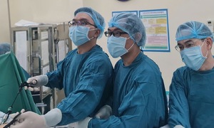 Đột nhiên sụp hai mi mắt vì nhược cơ