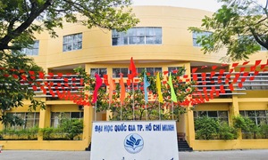 Thí sinh thi lớp 10 trường Phổ thông Năng khiếu giảm
