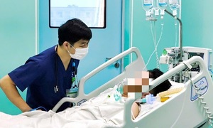 Vi khuẩn não mô cầu tấn công cơ thể thế nào