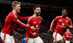 Neville: 'Chỉ Fernandes có thể chen chân vào đội hình Tottenham'