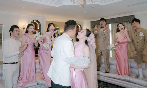 Phút vui đùa bên dàn phù dâu của Hồ Quỳnh Hương