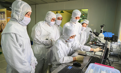 Học sinh đạt 8 điểm Toán mới được học vi mạch bán dẫn