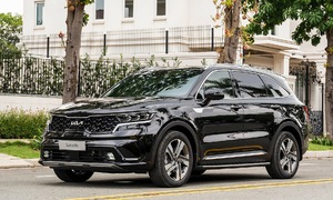 Kia Sorento giảm giá mạnh để 'dọn kho'