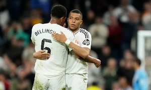Mbappe đốt nóng cuộc đua Giày Vàng châu Âu