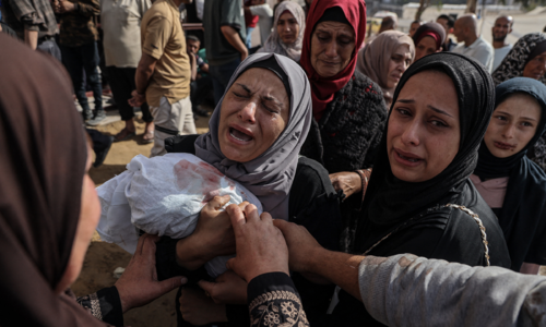 Israel tăng cường không kích Gaza, 80 người chết