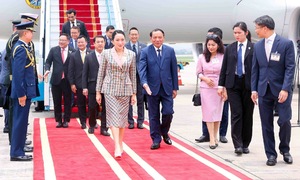 Thủ tướng Thái Lan đến Việt Nam