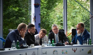 Ông Zelensky và 4 lãnh đạo châu Âu cùng điện đàm với ông Trump