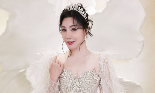 3 bộ váy cưới của Hồ Quỳnh Hương