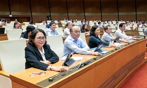 Đại biểu Quốc hội chuyên trách được hỗ trợ 100% lương hiện hưởng