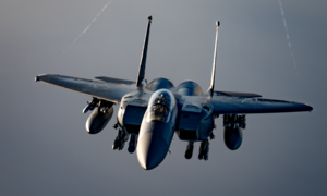 Mỹ điều loạt tiêm kích F-15 bảo vệ tiền đồn ở Ấn Độ Dương