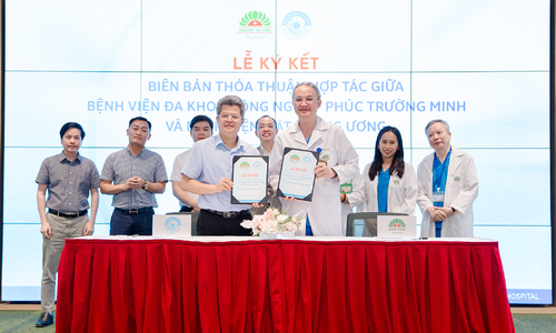 Bệnh viện Hồng Ngọc hợp tác chuyên môn với Mắt Trung ương