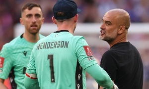 HLV Guardiola tức giận với thủ môn Crystal Palace