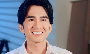 Đan Trường chấm thi cùng Tô Hữu Bằng