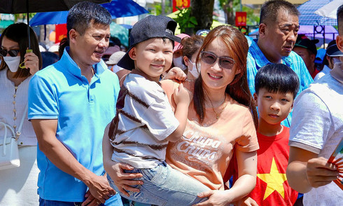 Gần 18.000 người viếng Lăng Chủ tịch Hồ Chí Minh