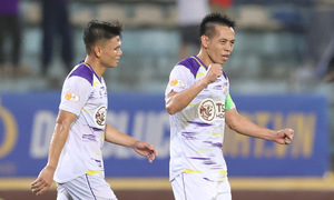 Hà Nội FC thắng đậm nhất mùa để tiếp tục bám đuổi Nam Định