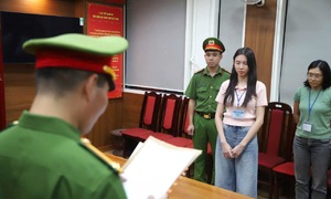 Hoa hậu Thùy Tiên 'nhận 7 tỷ đồng' từ phi vụ bán kẹo Kera