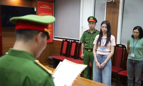 Hoa hậu Thùy Tiên 'nhận 7 tỷ đồng' từ phi vụ bán kẹo Kera