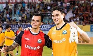 Đặng Văn Lâm muốn vô địch V-League cùng Ninh Bình