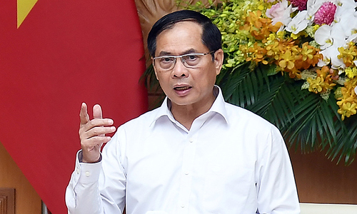 Phó thủ tướng yêu cầu kiểm tra ngay khi người dân tố giác bán hàng giả