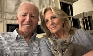 Ông Biden đăng ảnh sau khi mắc ung thư ác tính