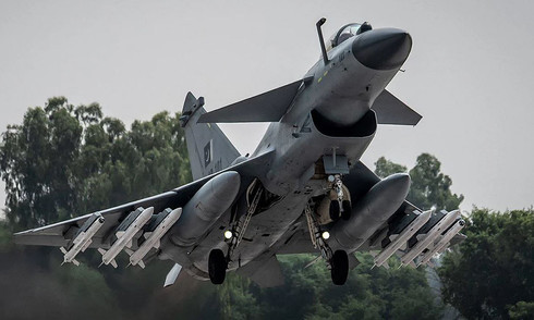 Truyền thông Trung Quốc nêu lý do tiêm kích J-10 chiếm ưu thế trước Rafale