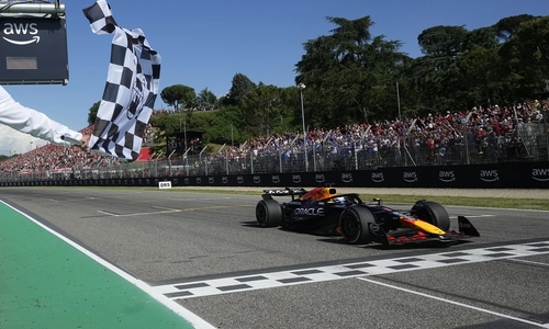 Verstappen đại thắng trên đường đua Imola