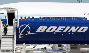 Ba Lan chặn xe chở 5 tấn lốp máy bay Boeing sắp tới Nga