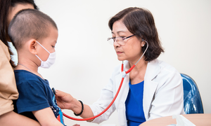 Trẻ tiểu không tự chủ, khi nào cần khám?