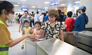 Hà Nội sẽ dùng thẻ vé liên thông đi tàu điện, xe buýt
