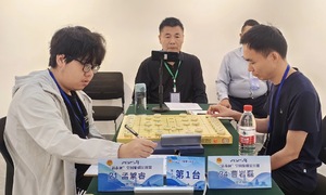 Thần đồng Mạnh Phồn Duệ quật ngã tân vương cờ tướng