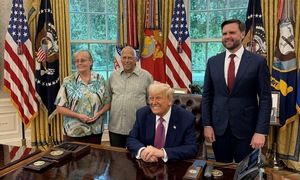 Ông Trump gặp anh trai Giáo hoàng Leo XIV tại Nhà Trắng