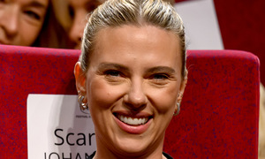 Scarlett Johansson gây chú ý khi lần đầu làm đạo diễn