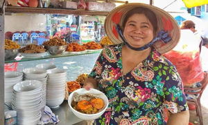 Chủ quán Việt Lunch Lady đột tử ở Canada