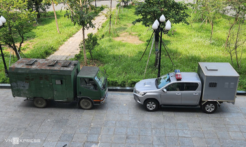 Hai cựu công an ra tòa vì dùng ôtô biển xanh chở ma túy, hậu thuẫn 'bà trùm'