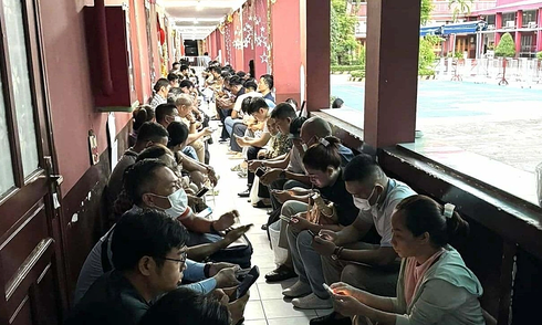 Dứt cảnh xếp hàng xuyên đêm xin vào lớp 1 Tiểu học Thực hành Sài Gòn