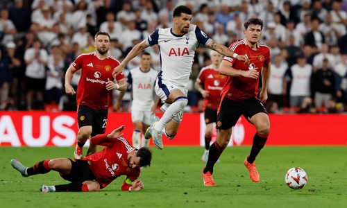 Keane: 'Man Utd chỉ trông vào Maguire để thoát khỏi khó khăn'